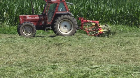 Tedder from right to left Stock-Footage 113569359