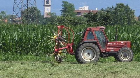 Tedder from right to left Stock Footage 113569455