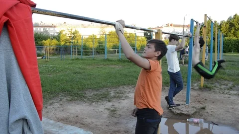 Teens is engaged in discipline gimbarr Stock Footage 101662491