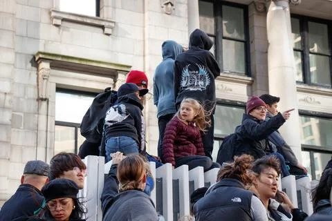 Teens participating in a climate strike in front of the Vancouver Art Gallery Stock Photos