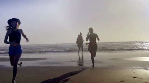 Teens run toward camera Stock Footage 53005487