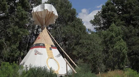 Teepee wide shot Vídeos de archivo 41407930