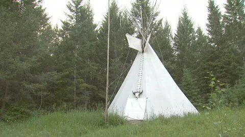 Teepee wideshot. Video stock 110188