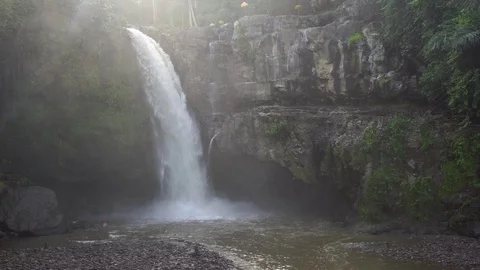 Tegenungan waterfall in Bali 動画素材 75248311