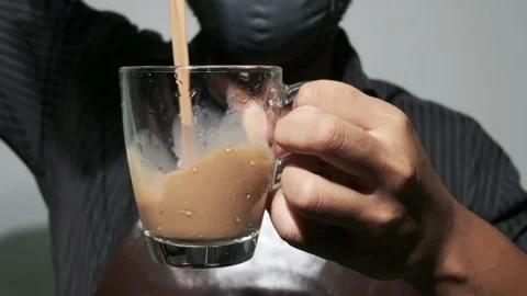 Teh tarik slowmo 4K Stock Footage 138905440