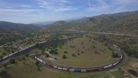 Tehachapi Loop train Vidéo 329078655