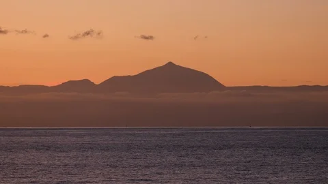 Teide mountain seen form Gran Canaria. Stock Footage 104765259