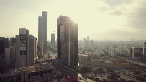 Tel Aviv Aerial View, Fly Over The Tel Aviv And Ramat Gan At Sunrise Vidéo 80943683