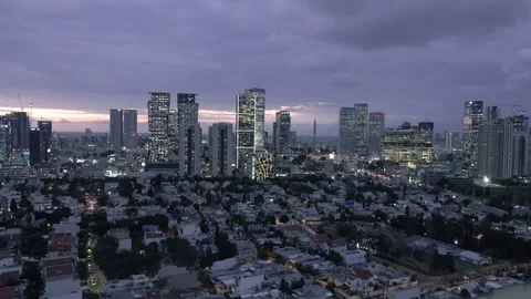 Tel aviv, Fast moving clouds, Tel Aviv buildings 库存影片 124682945