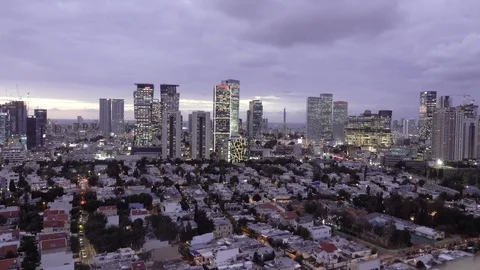 Tel aviv, Fast moving clouds, Tel Aviv buildings 库存影片 124683064