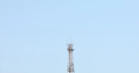 Telecommucation tower tilt down Stock Footage 98914594
