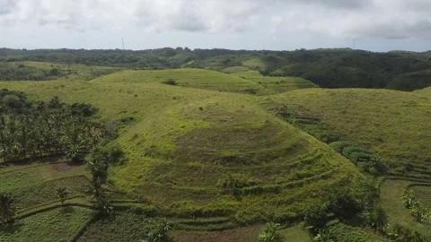 Teletubbies Hill ascend reveal Stockbeeldmateriaal 329893408