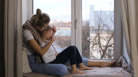 Temperature and headache in a small child Video stock 124114229