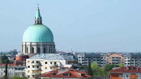 Tempio Ossario in udine 動画素材 77407078