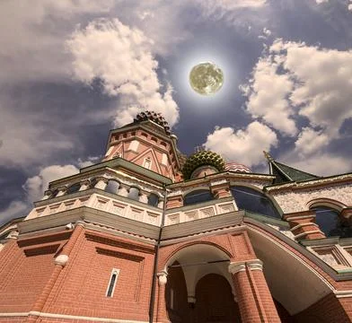 Temple of Basil the Blessed, Red Square, Moscow, Russia. With supermoon Stock Photos
