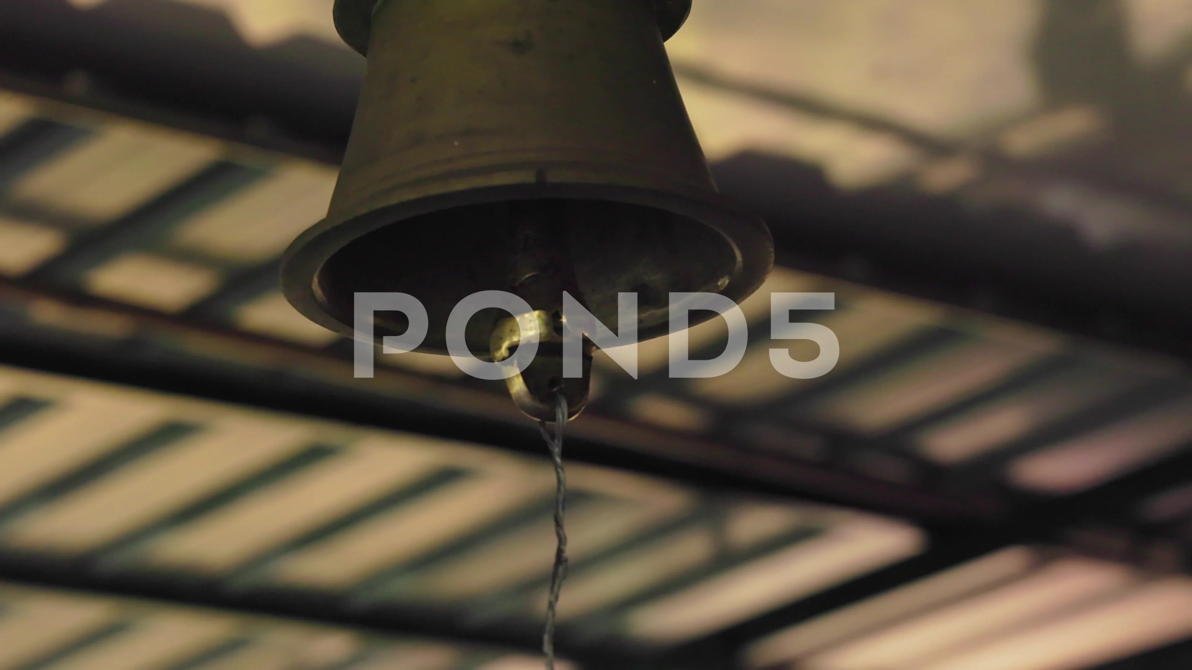 Ring temple bell hi-res stock photography and images - Alamy