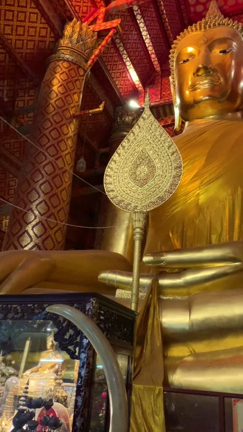 Temple Buddha statue in Ayutthaya Видео 344737334
