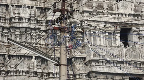 Temple complex behind electricity wires, India Vídeos de archivo 48803927