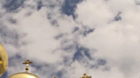 Temple domes in Kiev and clouds Видео 49610251
