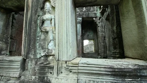 Temple doorways, smooth diagonal tracking shot, Prasat Kravan temple Stock Footage 76381453
