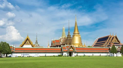 Temple of the Emerald Buddha with blue sky in Bangkok,Thailand 動画素材 54904754