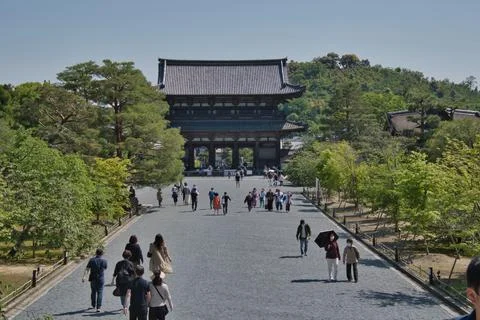 The temple gate and approach inside Ninna-Ji temple.  Kyoto Japan Stock Photos