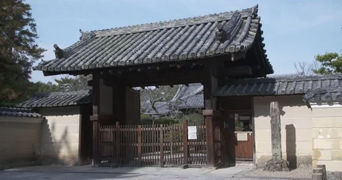 Temple Gate in Japan Video stock 73151948