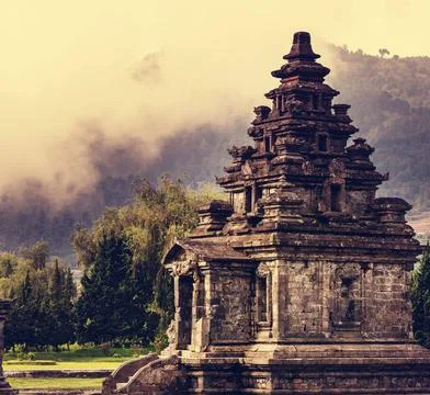 Temple in Java Arjuna complex in plateau Dieng, Java , Indonesia Copyright... Stock-Fotos