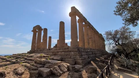 Temple of Juno, Agrigento Sicily — Vertical Reveal 스톡 동영상 326294832