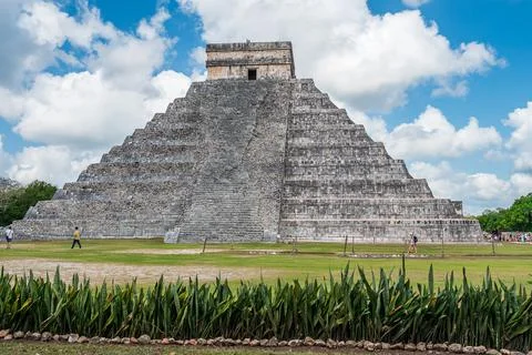 Temple of Kukulcan in Chichen Itza Stock Photos