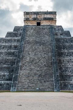 Temple of Kukulcan in Chichen Itza Stock Photos