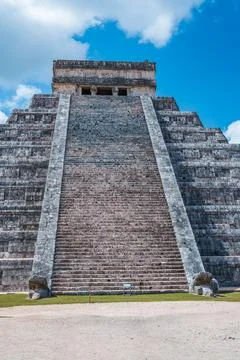Temple of Kukulcan in Chichen Itza Stock Photos