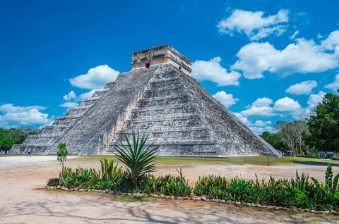 Temple of Kukulcan in Chichen Itza Stock Photos