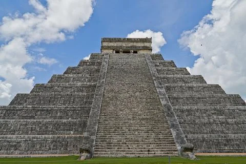 Temple of Kukulcan at Chichen Itza Stock Photos