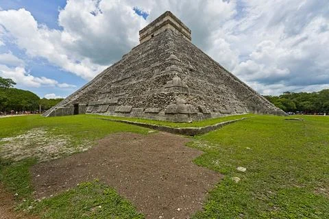 Temple of Kukulcan at Chichen Itza Stock Photos