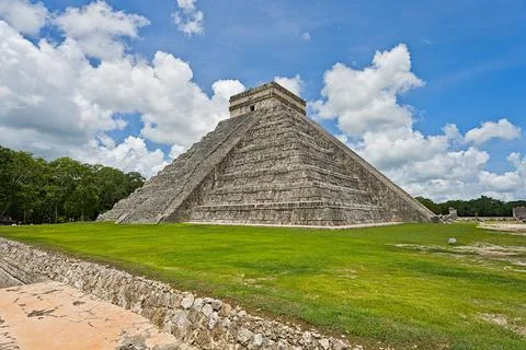 Temple of Kukulcan at Chichen Itza Stock Photos