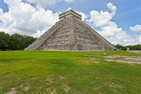 Temple of Kukulcan at Chichen Itza Stock Photos