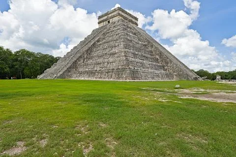 Temple of Kukulcan at Chichen Itza Stock Photos