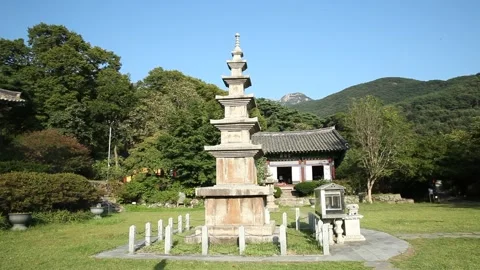 Temple in the mountain Video stock 303884676