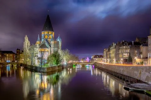 Temple neuf Stock Photos