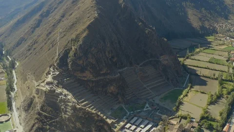 Temple sector. It is built out of cut and fitted stones. Ollantaytambo Vídeos de archivo 116082449