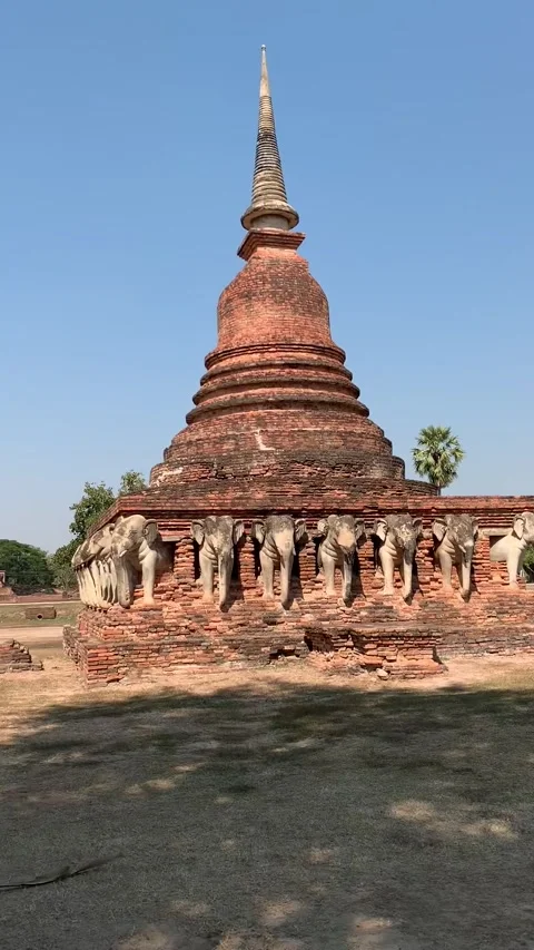 Temple in Sukhothai Historical Park Видео 344951842