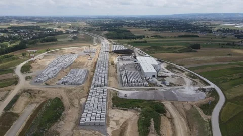 Temporary concrete segment factory. The construction of the expressway. Vídeos de archivo 279007775