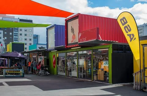 Temporary container shops set up in Cashel Street to replace damaged shops in ea Foto stock