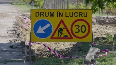 Temporary Roadwork Sign Warning Drivers of Road Construction Vídeo Stock 346991932