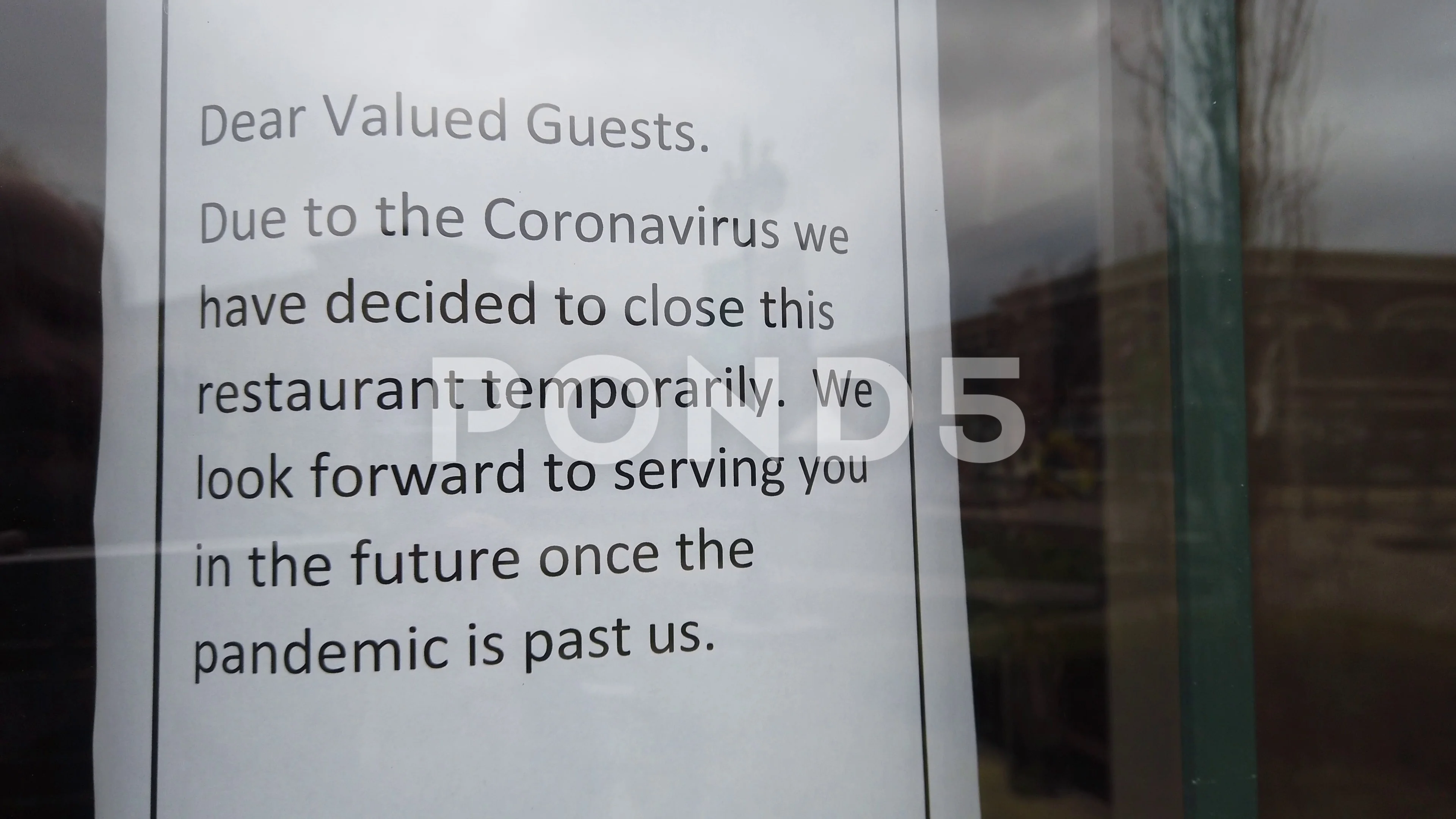 Temporary sign restaurant door closed coronavirus pandemic