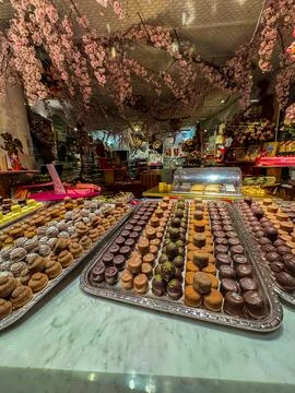 A tempting array of chocolates at a Zurich chocolate shop, Switzerland Fotos de archivo