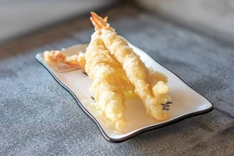 Tempura prawn on rectangular plate Stockfoto's