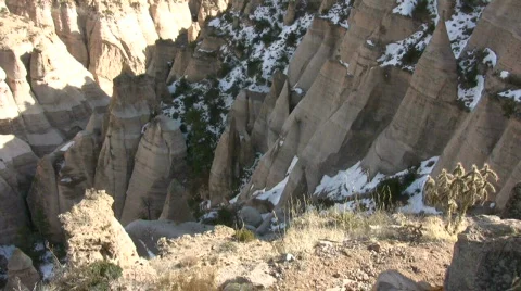 Ten tRocks Pan Up Vídeo Stock 313448