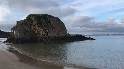 Tenby Rock Seashore Vídeo Stock 84677819